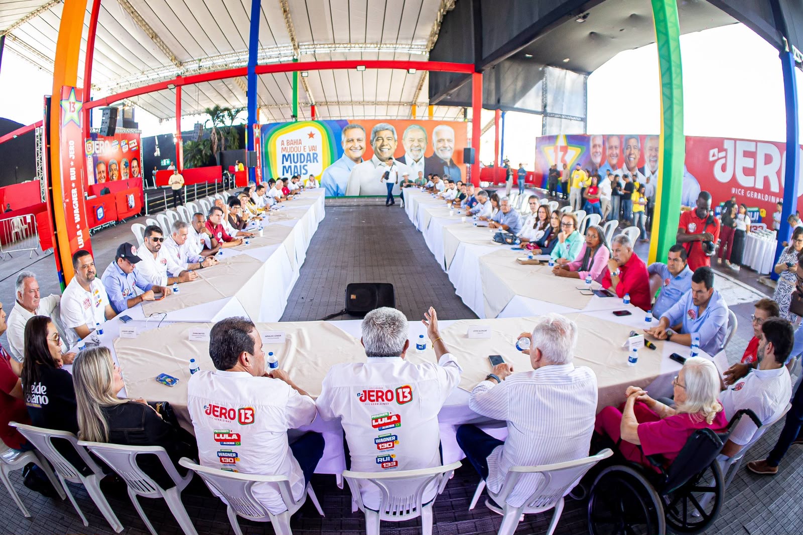 Jerônimo Rodrigues reúne presidentes de partidos e bancadas estadual e federal