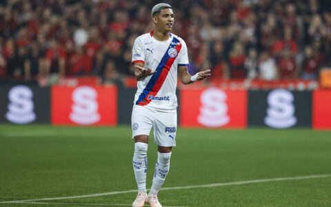 Imagem do post Bahia perde pênalti no fim, cai diante do Athletico-PR e deixa o G4
