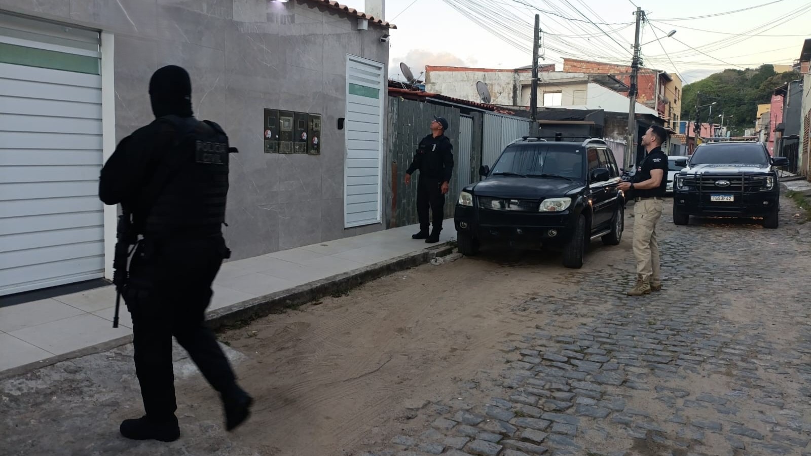 Operação Quatro Torres cumpre 18 mandados judiciais e prende quatro suspeitos em flagrante