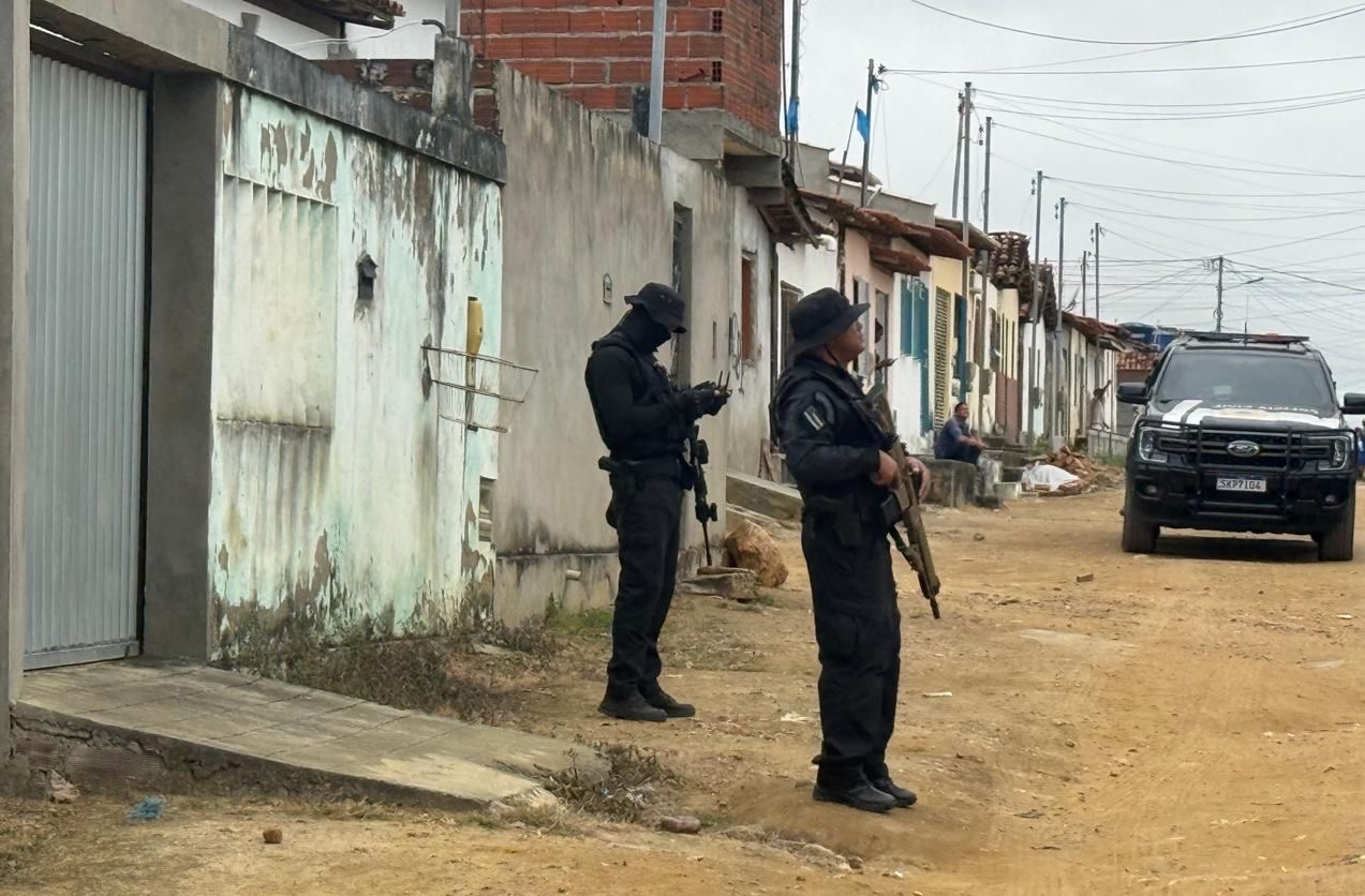 Operação Paraguai prende cinco homens e apreende armas e drogas