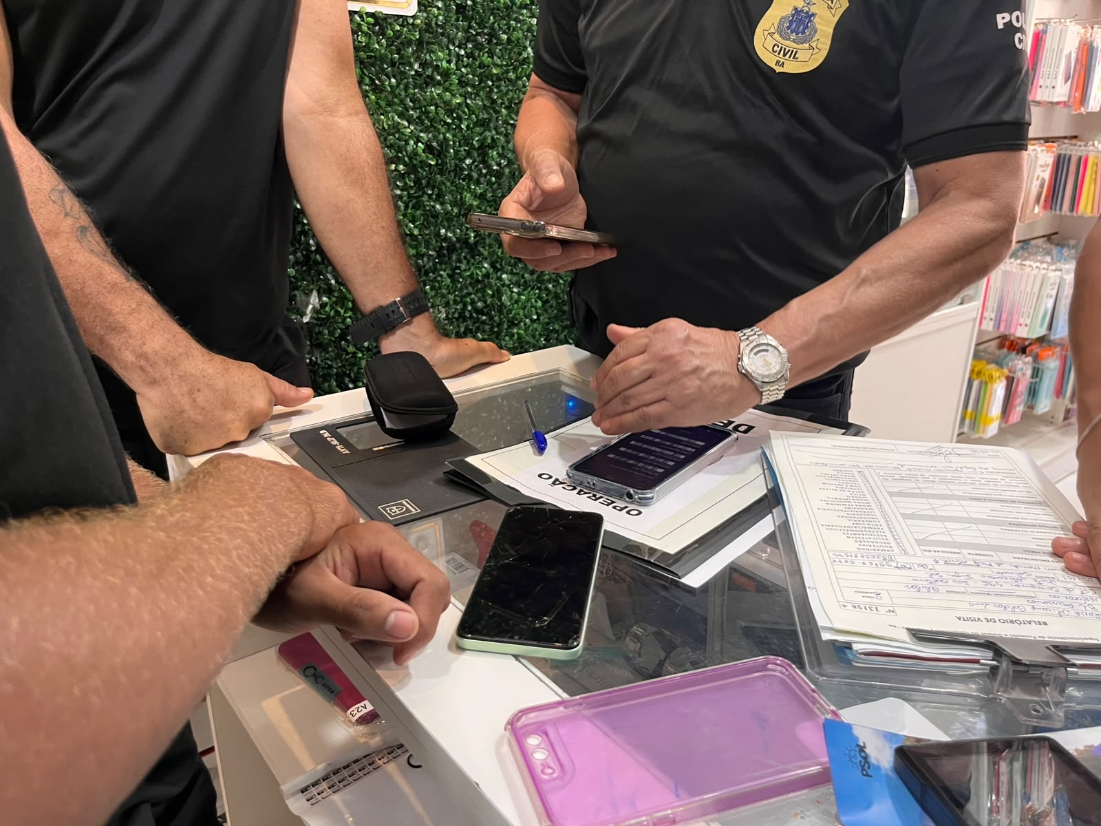 Operação Mobile fiscaliza estabelecimentos de venda e assistência técnica de celulares