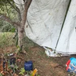 Polícia desmonta acampamento clandestino usado por criminosos em Salvador