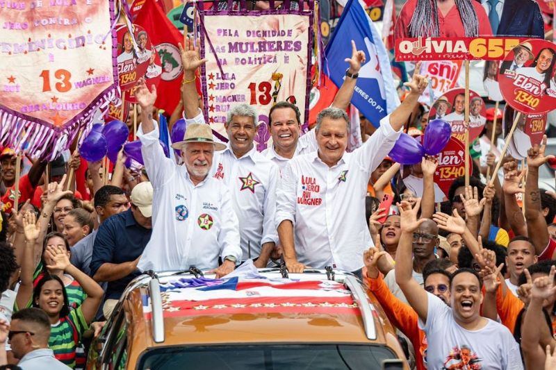 Jerônimo realiza caminhada em Pau da Lima a 30 dias das eleições