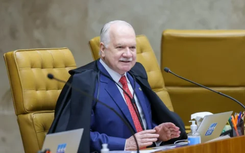 Imagem do post Fachin avalia futuro de pedido contra Moraes e consulta ministros do STF nos bastidores