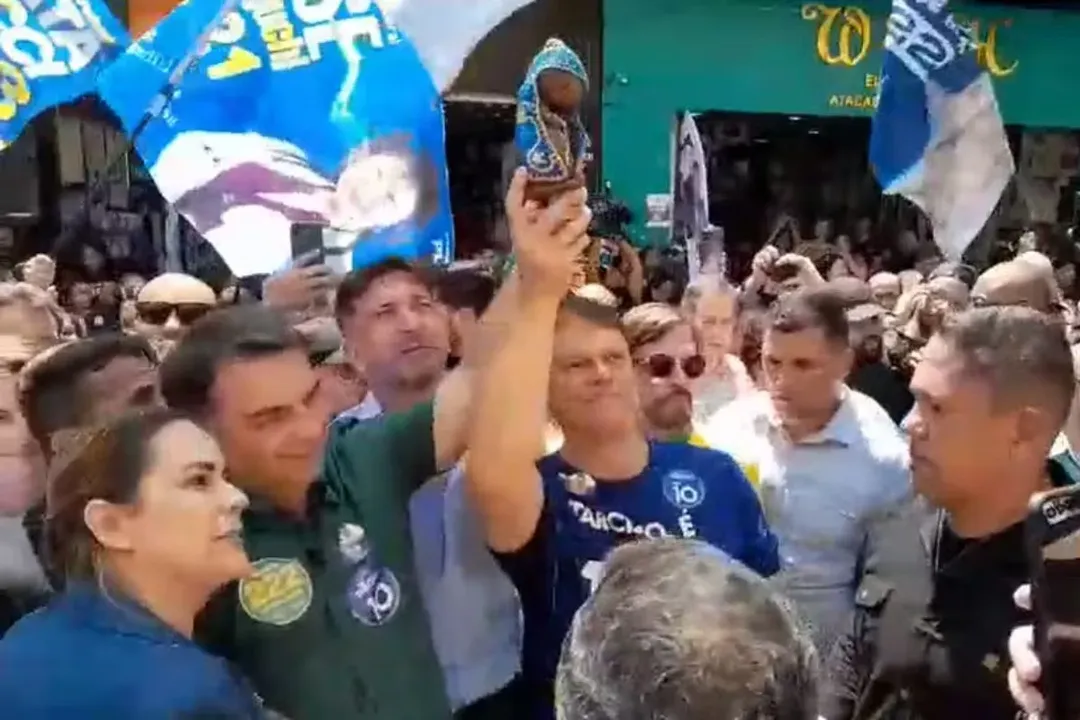 Flávio Bolsonaro recua após crise com a CNBB sobre Nossa Senhora Aparecida