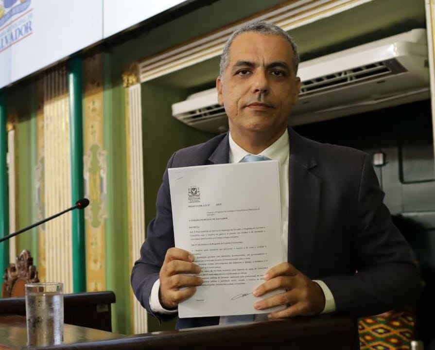 Cezar Leite questiona atuação de Alexandre de Moraes e aponta crise nas instituições brasileiras