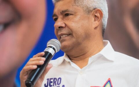 Imagem do post Jerônimo apresenta 13 compromissos com a comunidade evangélica e reforça projeto baseado no cuidado e na defesa da vida