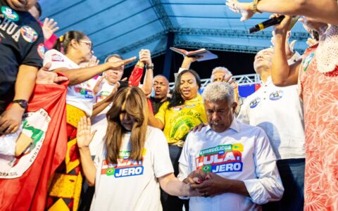 Imagem do post Em encontro com evangélicos em Salvador, Jerônimo reafirma compromisso com liberdade religiosa: “Não vamos aceitar igrejas serem desrespeitadas”