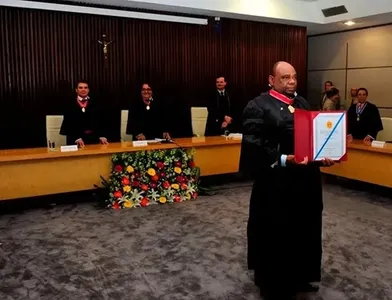 Imagem do post CNJ pune desembargador da Bahia por conceder prisão domiciliar a fundador do BDM