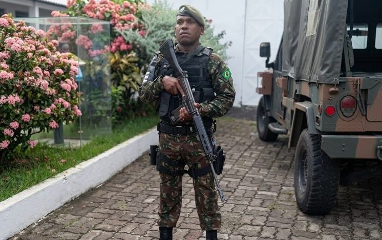 Áudios expõem cabo do Exército negociando munições e granadas com suspeitos do tráfico