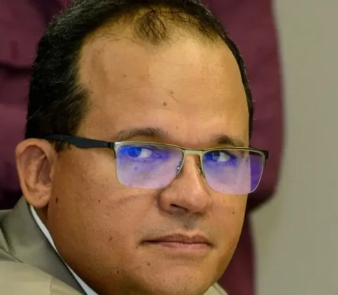 Imagem do post Carlos Muniz se manifesta sobre morte de jornalista Pacheco Maia