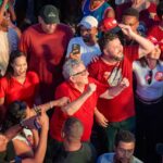 Aniversário de Camaçari: Caetano acompanha show de Bell Marques