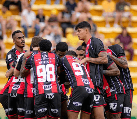 Imagem do post Vitória fica no quase: abre 2 a 0 e sofre empate dramático no Brasileirão