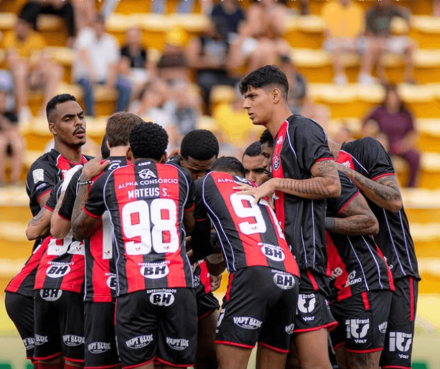 Vitória fica no quase: abre 2 a 0 e sofre empate dramático no Brasileirão