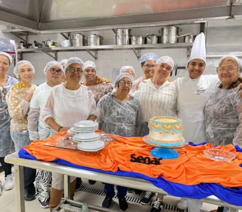 Imagem do post Aposentadas de Camaçari participam de cursos de beleza e confeitaria no Senac; veja como foi