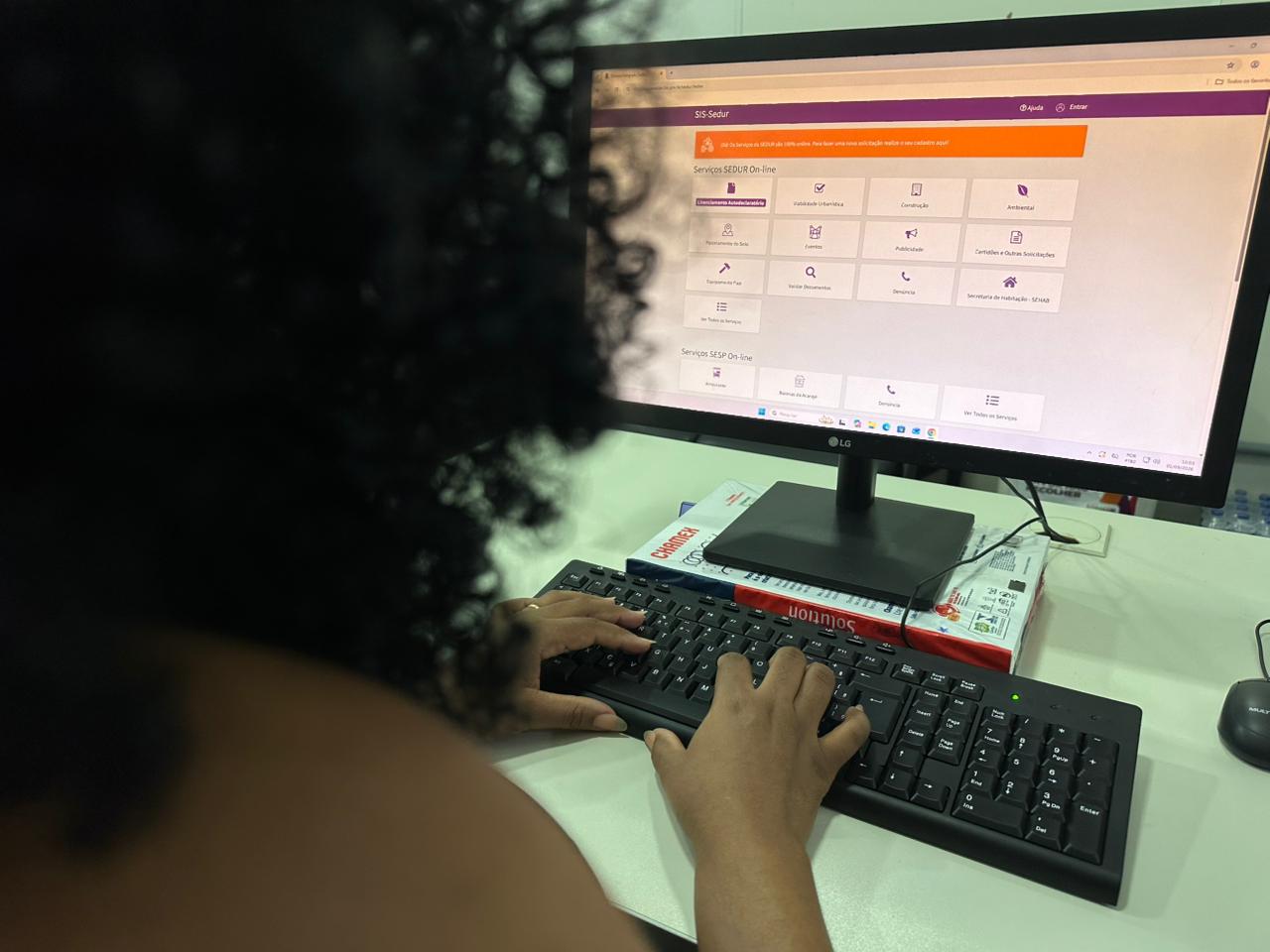 Camaçari orienta população sobre autorização para poda e corte de árvores