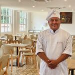 Chef vencedor do Panela de Bairro leva gastronomia afetiva para hospital em Salvador