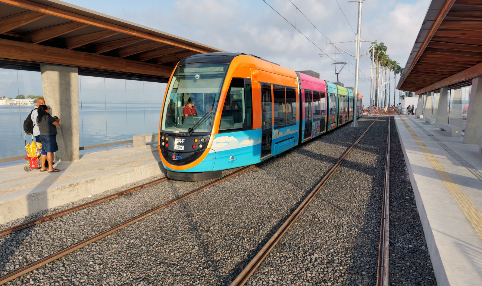 VLT inicia operação com passageiros na Parada Marisqueiras; confira funcionamento
