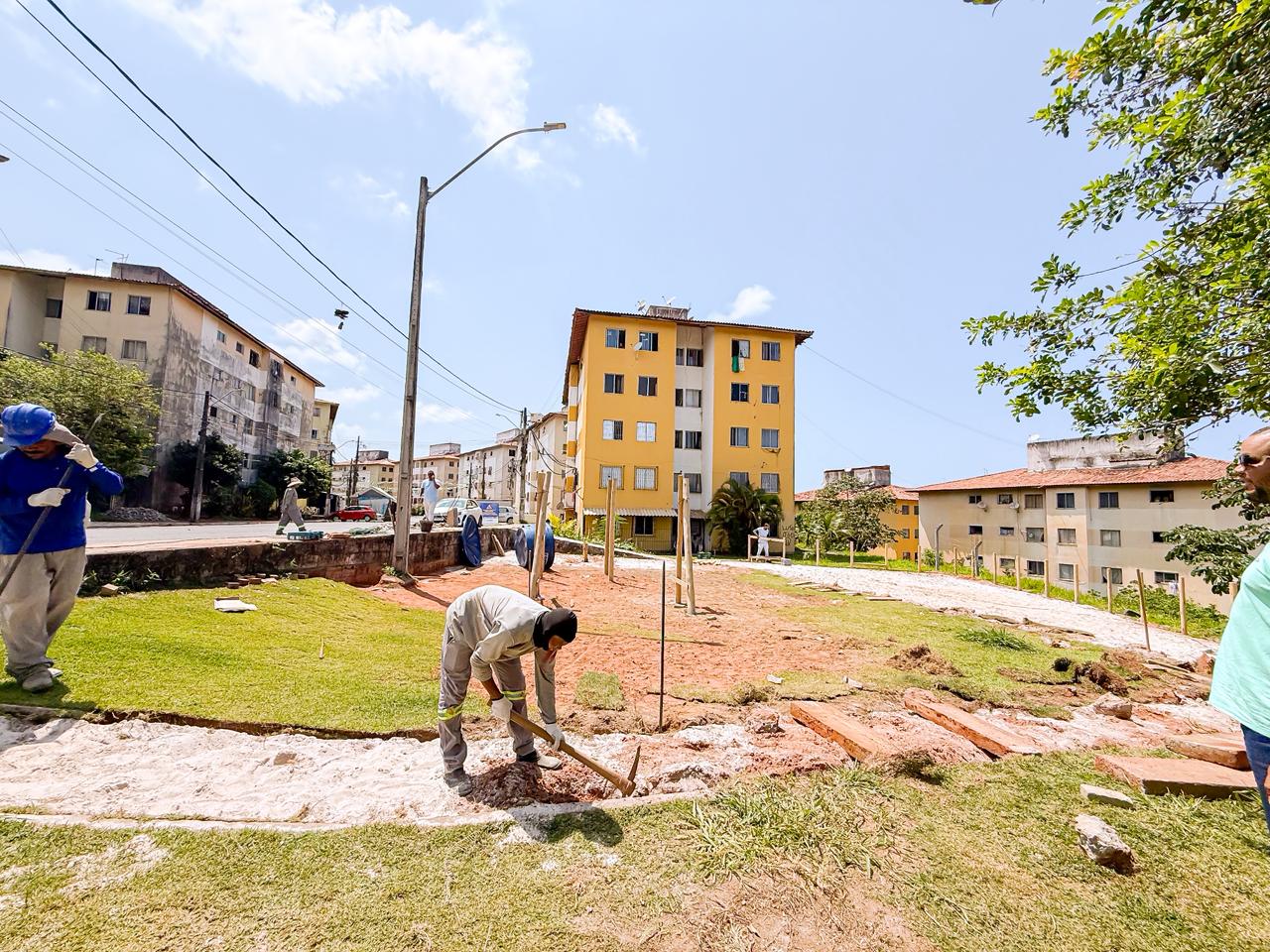 Praça em Itinga ganha novos equipamentos de lazer; veja o que será instalado
