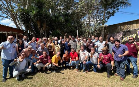 Imagem do post Adolpho Loyola reúne mais de 20 prefeitos e reforça campanha de Jerônimo no sudoeste da Bahia