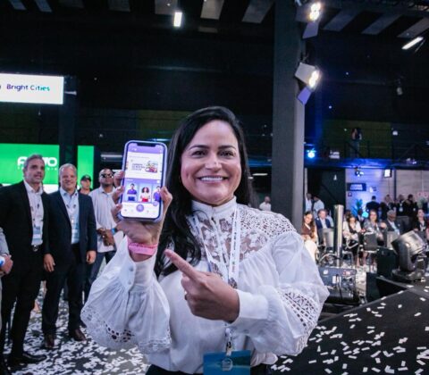 Imagem do post Débora Régis lança aplicativo para acesso a serviços da Prefeitura de Lauro