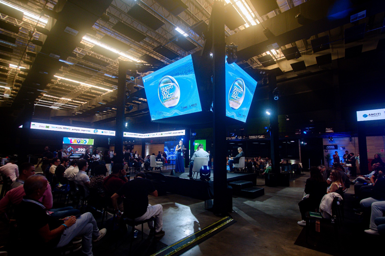 Transformação digital e inovação tecnológica marcam programação da manhã do 2º dia do SMART GOV ANCITI em Lauro de Freitas