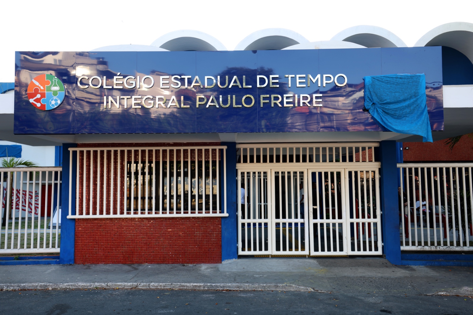 Estado entrega modernização de colégio de tempo integral em Salvador