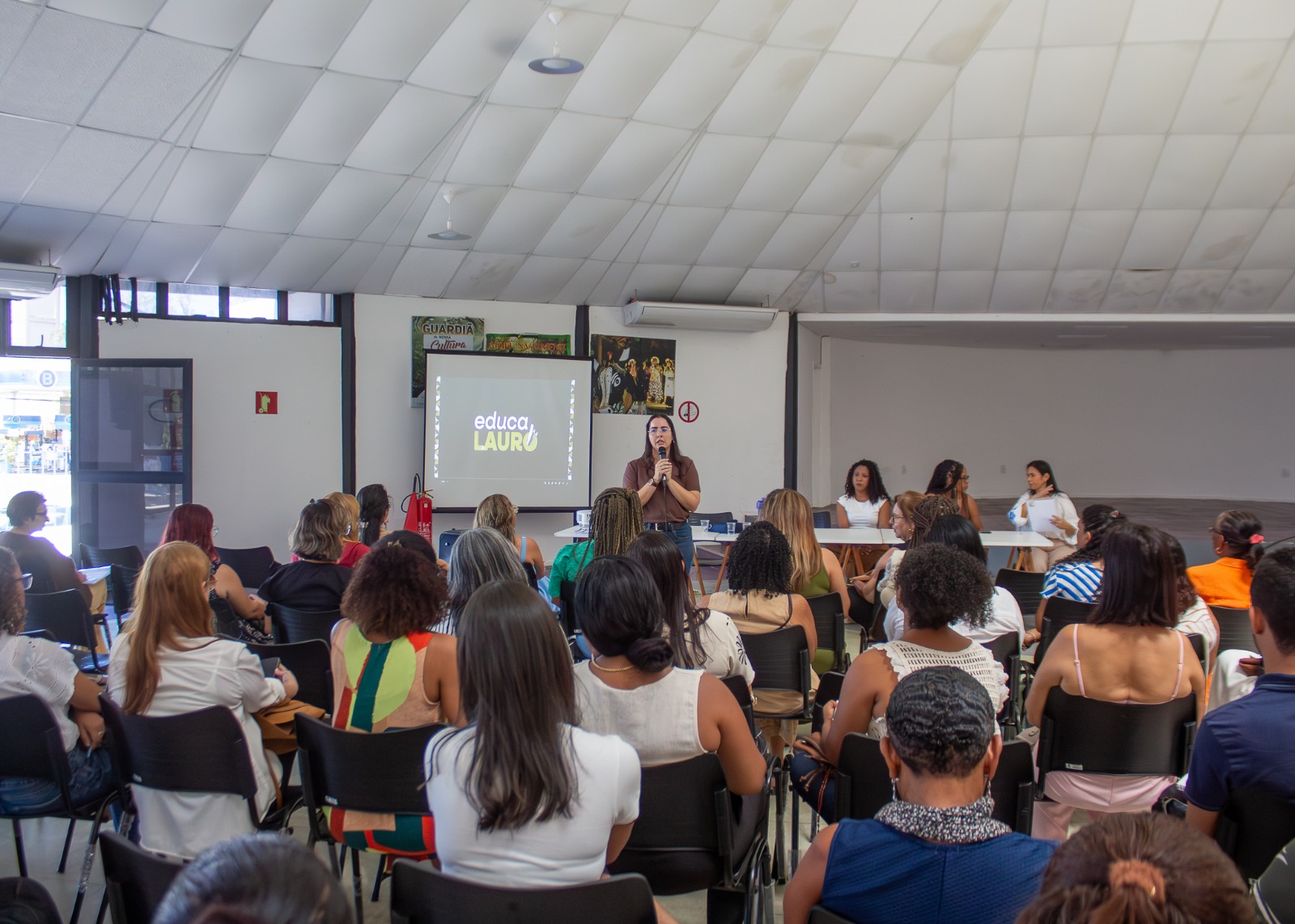 Lauro de Freitas projeta alcançar 60% dos estudantes alfabetizados em 2026
