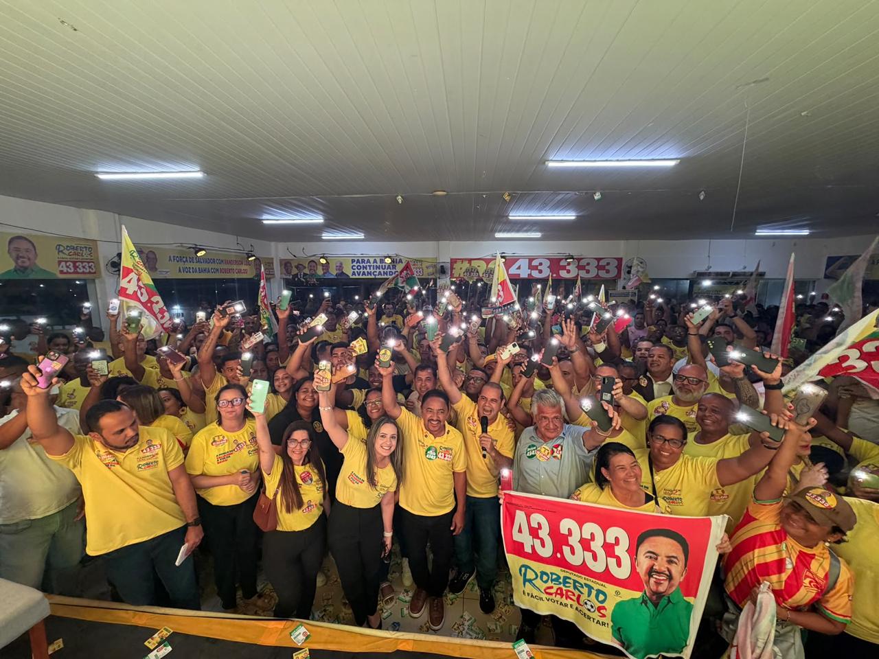 Roberto Carlos, Bacelar e Randerson Leal reúnem multidão em Salvador