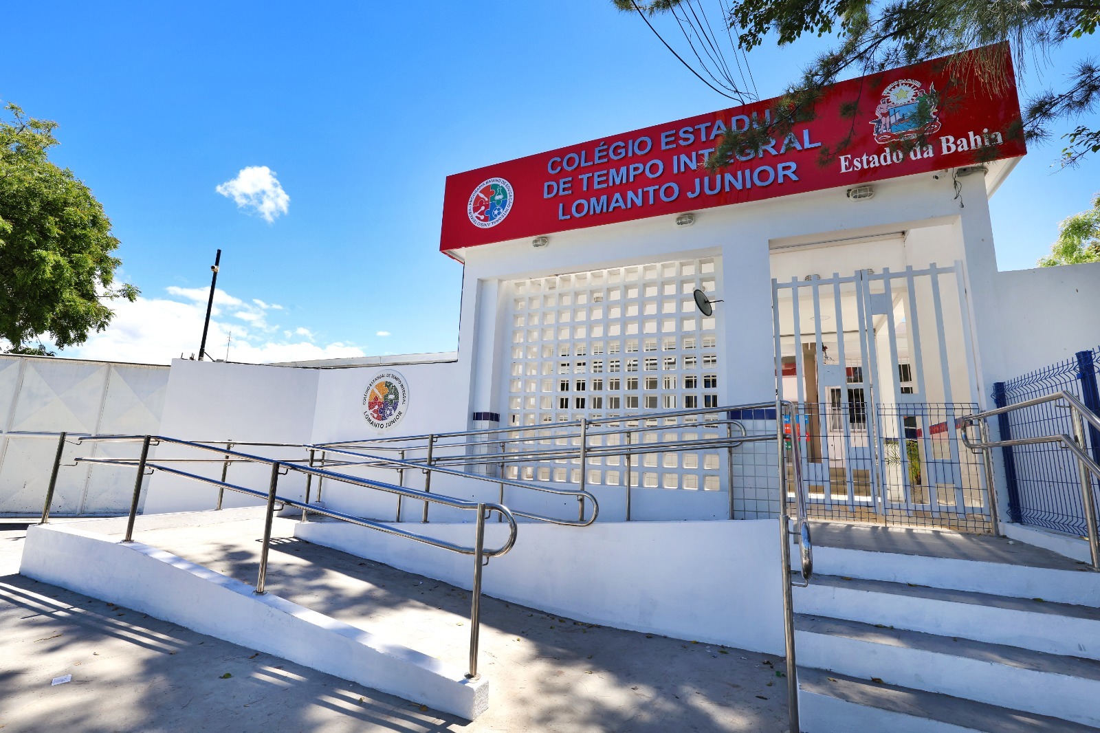 Dois colégios de Salvador ganham novas estruturas após obras de modernização