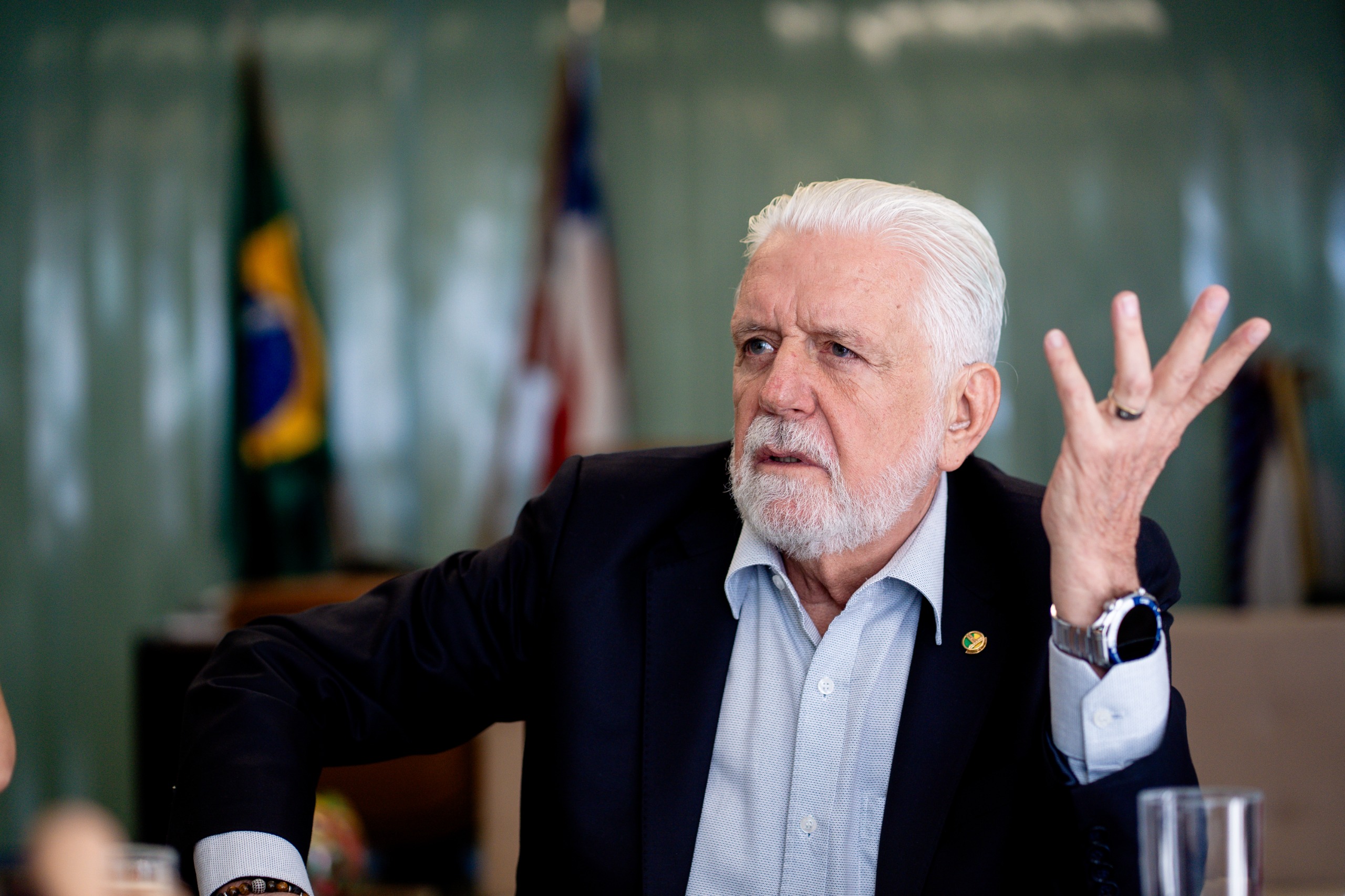 “Turismo de ambulância diminuiu substantivamente na Bahia”, afirma Jaques Wagner