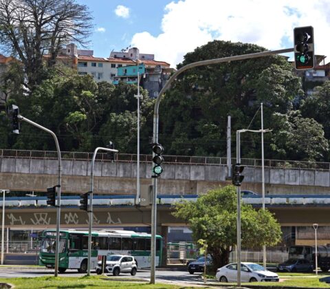 Imagem do post Salvador chega a mil semáforos inteligentes com novo equipamento no Vale do Ogunjá