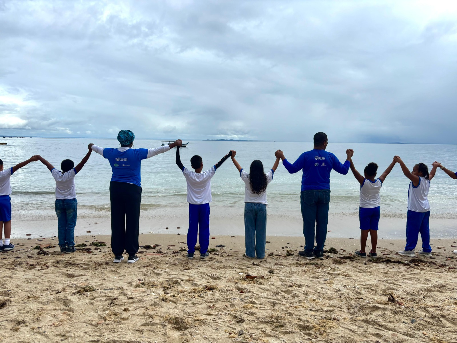 Projeto Mares promove mutirão de limpeza em praia da Ilha de Itaparica neste sábado (19)