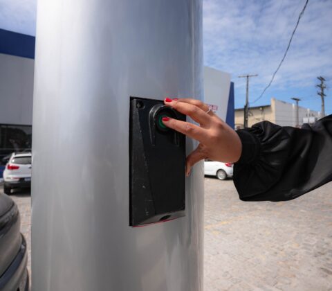 Imagem do post Lauro de Freitas moderniza semáforos e fiscalização em cinco pontos; veja locais
