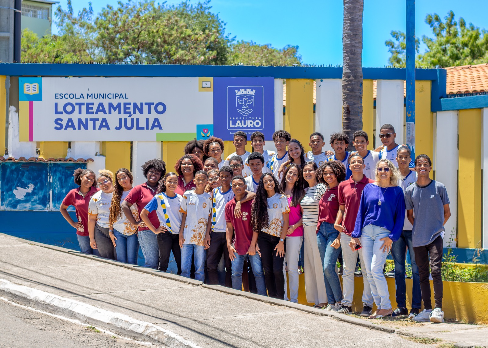 Alunos de Lauro de Freitas conquistam ouro em festival nacional de matemática com experimento inusitado