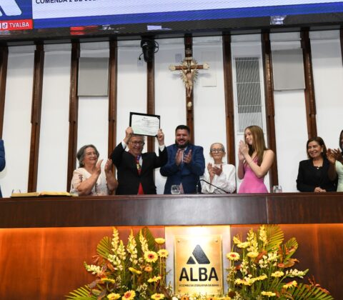 Imagem do post “É a luta que escolhi para minha vida”, diz Luiz Caetano ao receber Comenda 2 de Julho