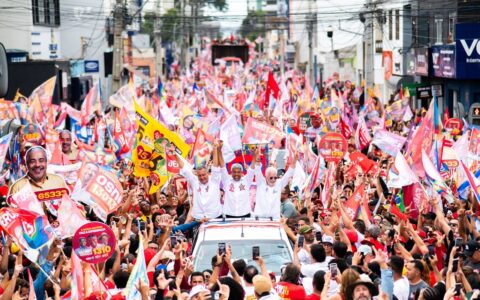 Imagem do post Jerônimo Rodrigues reúne 30 mil pessoas em caminhada em Vitória da Conquista