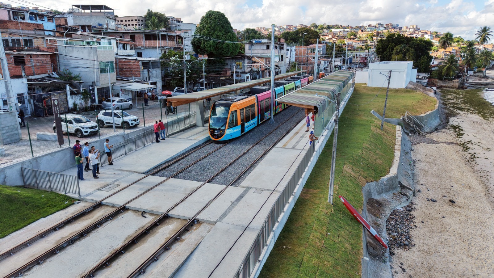 VLT de Salvador inicia operação na Parada Itacaranha; veja horários e funcionamento