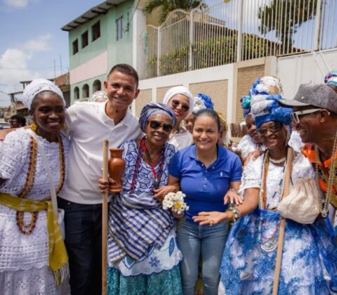 Imagem do post Débora Regis acompanha cortejo da Micareta de Portão e destaca valorização da cultura de Lauro de Freitas