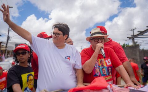 Imagem do post “Ela é a voz de Camaçari no Congresso”, diz Luiz Caetano sobre Ivoneide em carreata