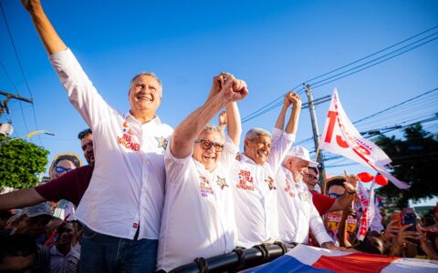 Imagem do post “Camaçari tem lado, e é o lado do Time de Lula”, diz Luiz Caetano durante caminhada