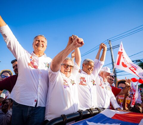 Imagem do post “Camaçari tem lado, e é o lado do Time de Lula”, diz Luiz Caetano durante caminhada