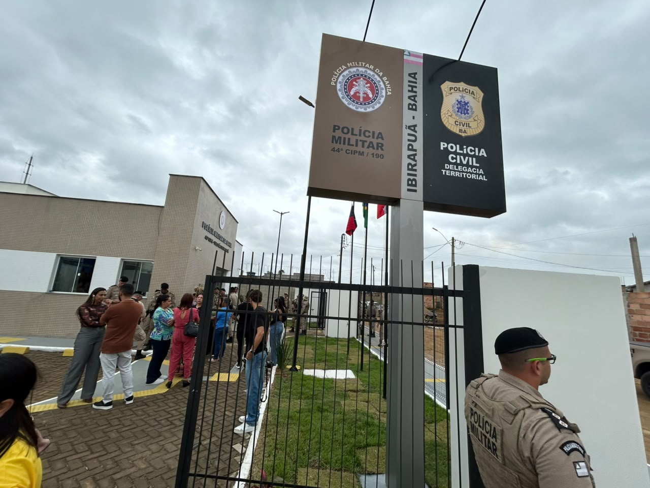 Bahia anuncia novas obras e reforços em segurança, estradas e abastecimento de água