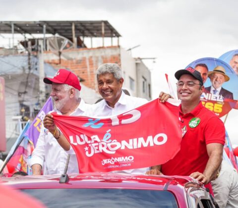 Imagem do post “Data povo”: Jerônimo reúne apoiadores em caminhada em Paulo Afonso