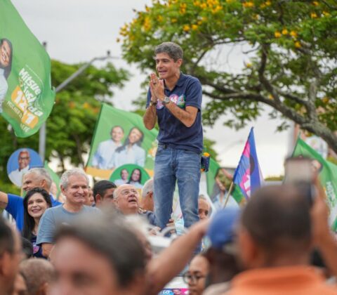 Imagem do post “A tentativa dos adversários será respondida nas urnas”, afirma ACM Neto no último ato de rua da campanha em Salvador