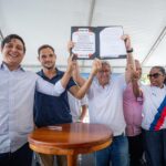 “Hoje a gente marca um golaço para o futuro de Camaçari”, diz Caetano ao assinar TAC para reforma do Estádio