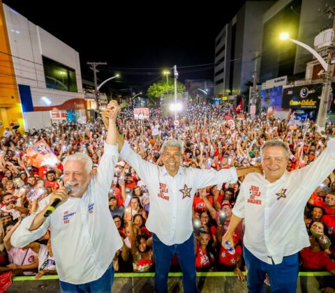 Imagem do post Wagner faz chamado à militância na reta final durante comício em Jacobina