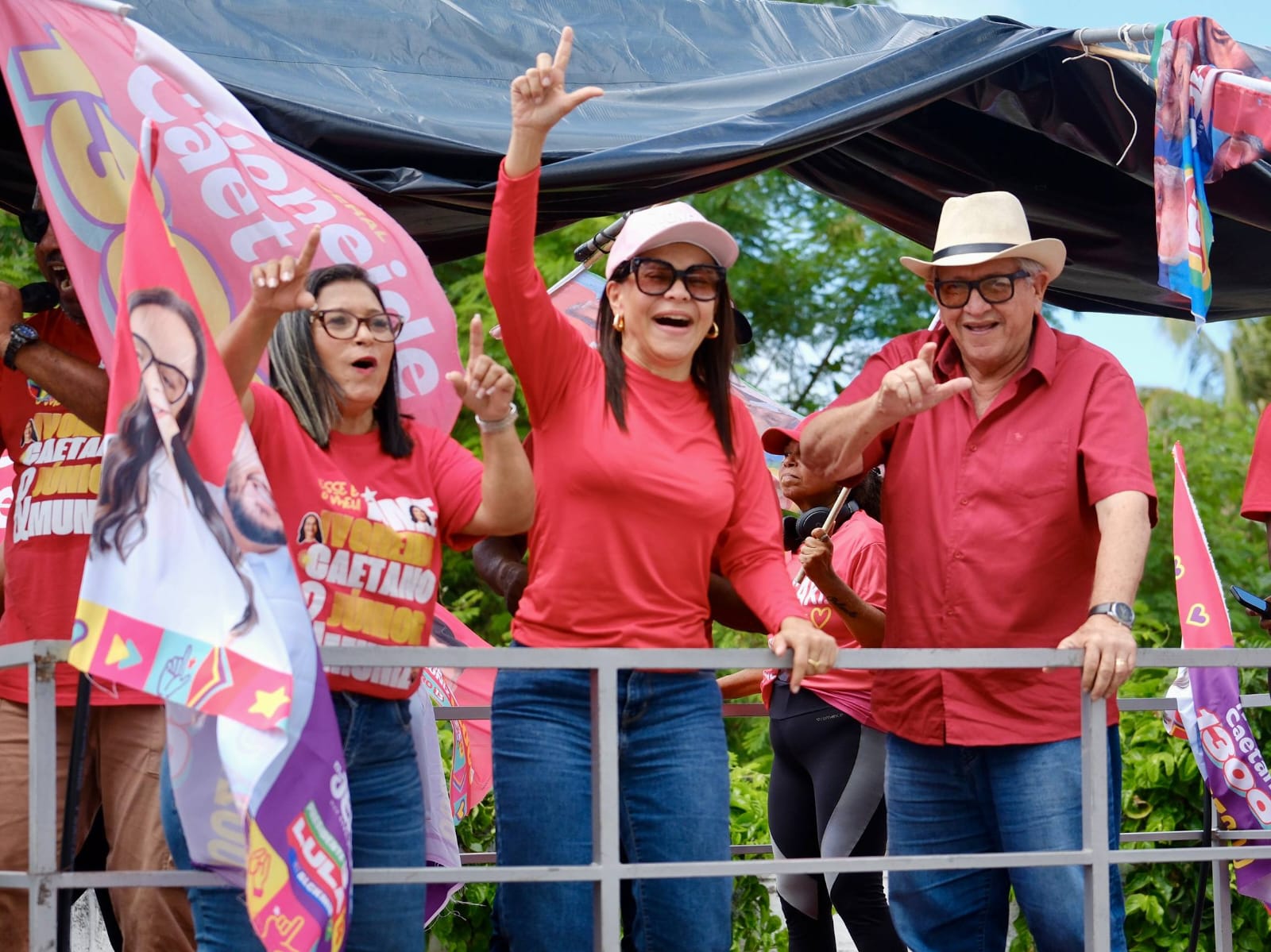 Ivoneide Caetano intensifica campanha com carreata neste domingo em Camaçari