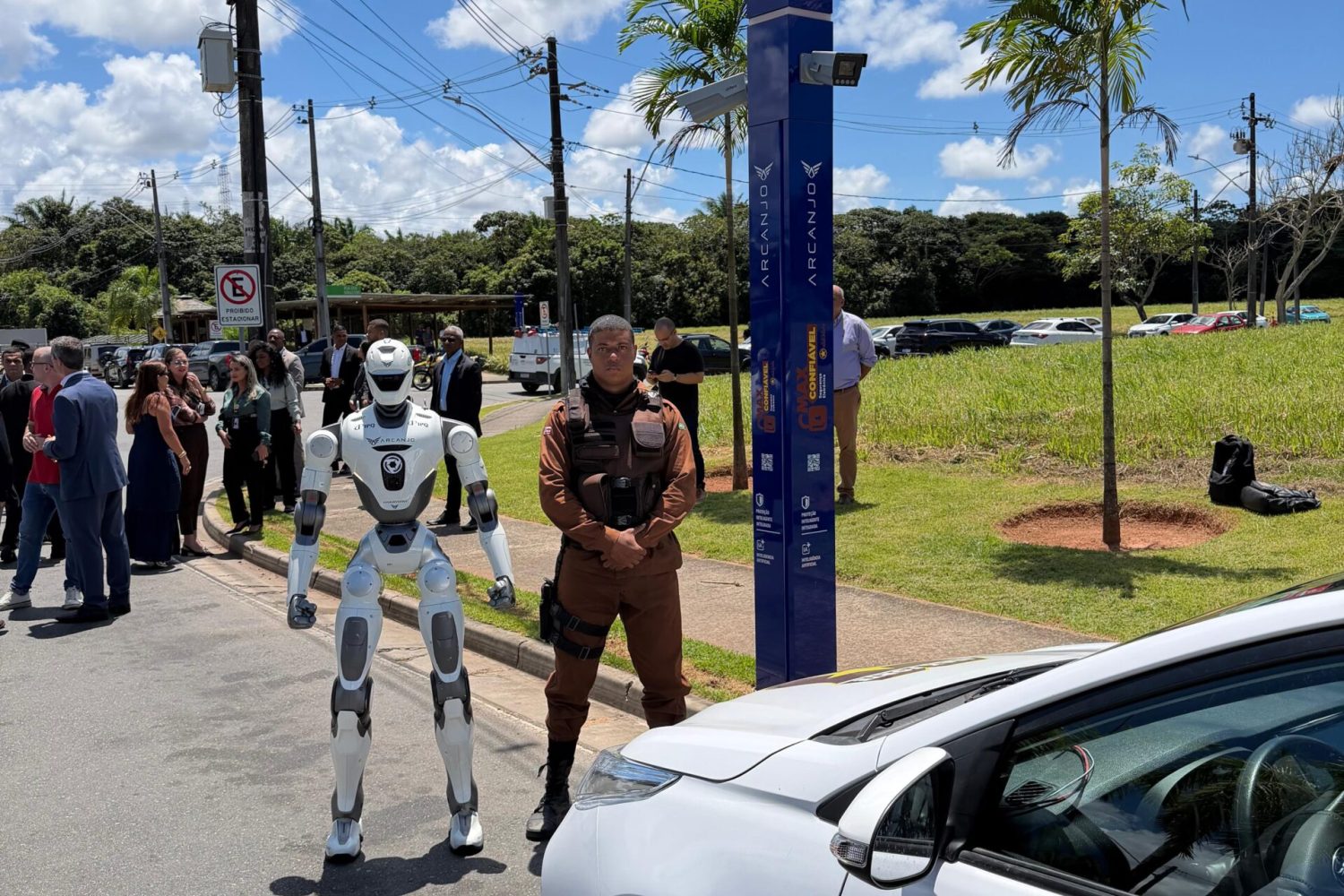 Alphaville ganha robô humanoide e câmeras inteligentes integradas à SSP-BA