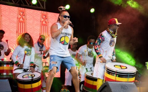 Imagem do post Ensaio do Bloco Olodum lota a Praça das Artes no Pelourinho